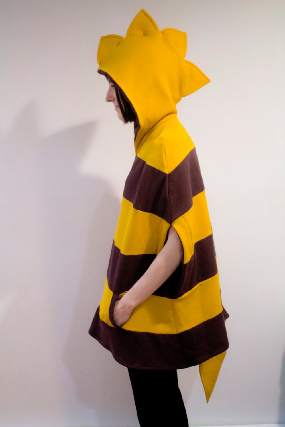 Poncho à capuche inspiré de Monster Kid d'Undertale