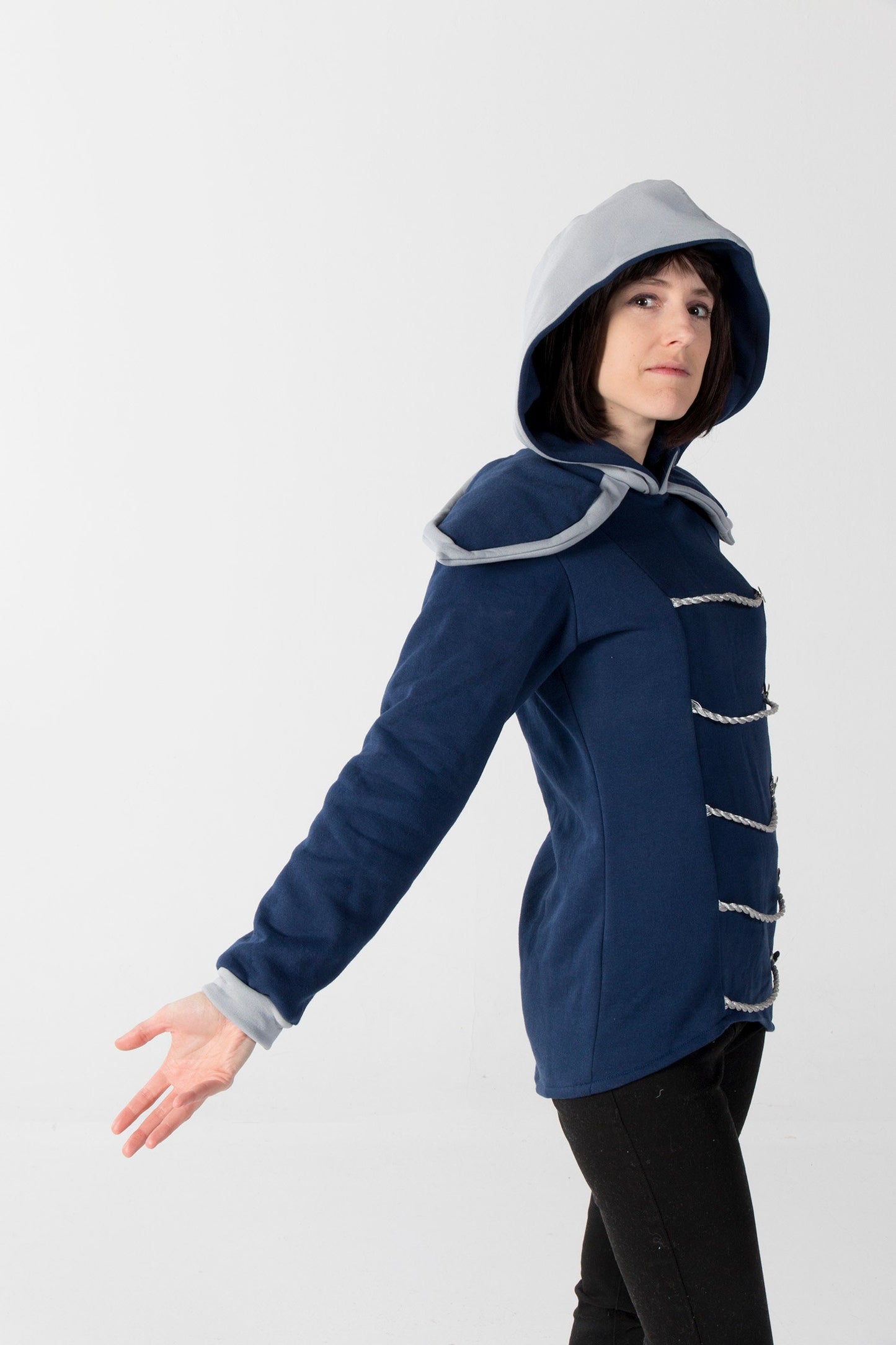 Chandail de coton ouaté à capuchon cosplay inspiré par Rouxls Kaard de Deltarune 